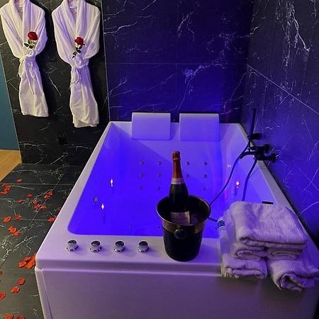 R.Suite Saint-Etienne  Buitenkant foto