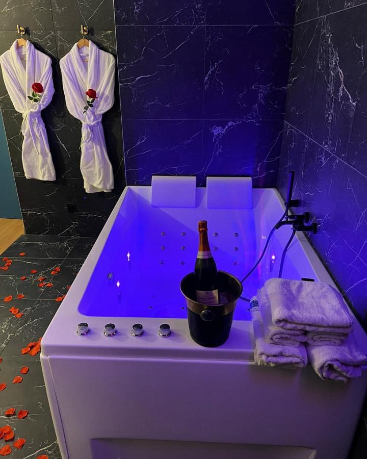 R.Suite Saint-Etienne  Buitenkant foto