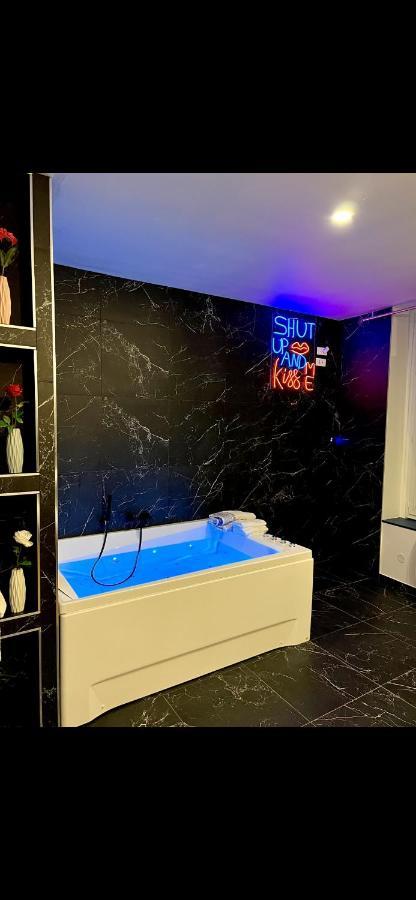 R.Suite Saint-Etienne  Buitenkant foto